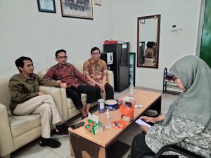 Silaturahmi Dosen PBA FITK ke Keluarga Muhammad Rochmatul Aziz: Wujud Kepedulian dan Kekeluargaan