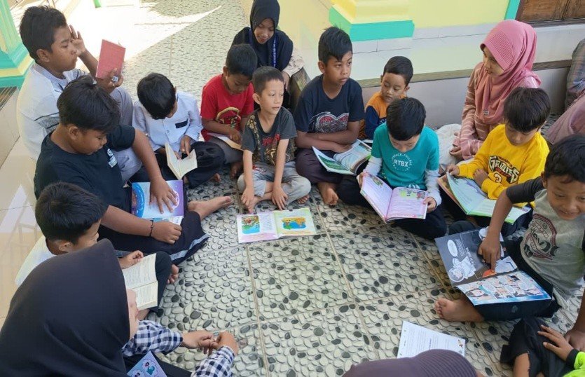 Tingkatkan Literasi dan Numerasi Anak, Mahasiswa PBA UIN Siber Syekh Nurjati Cirebon Laksanakan Program ITHLA' Mengabdi